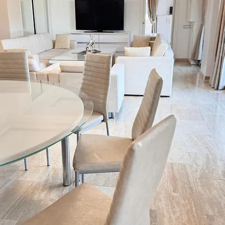 Velina Apartment *